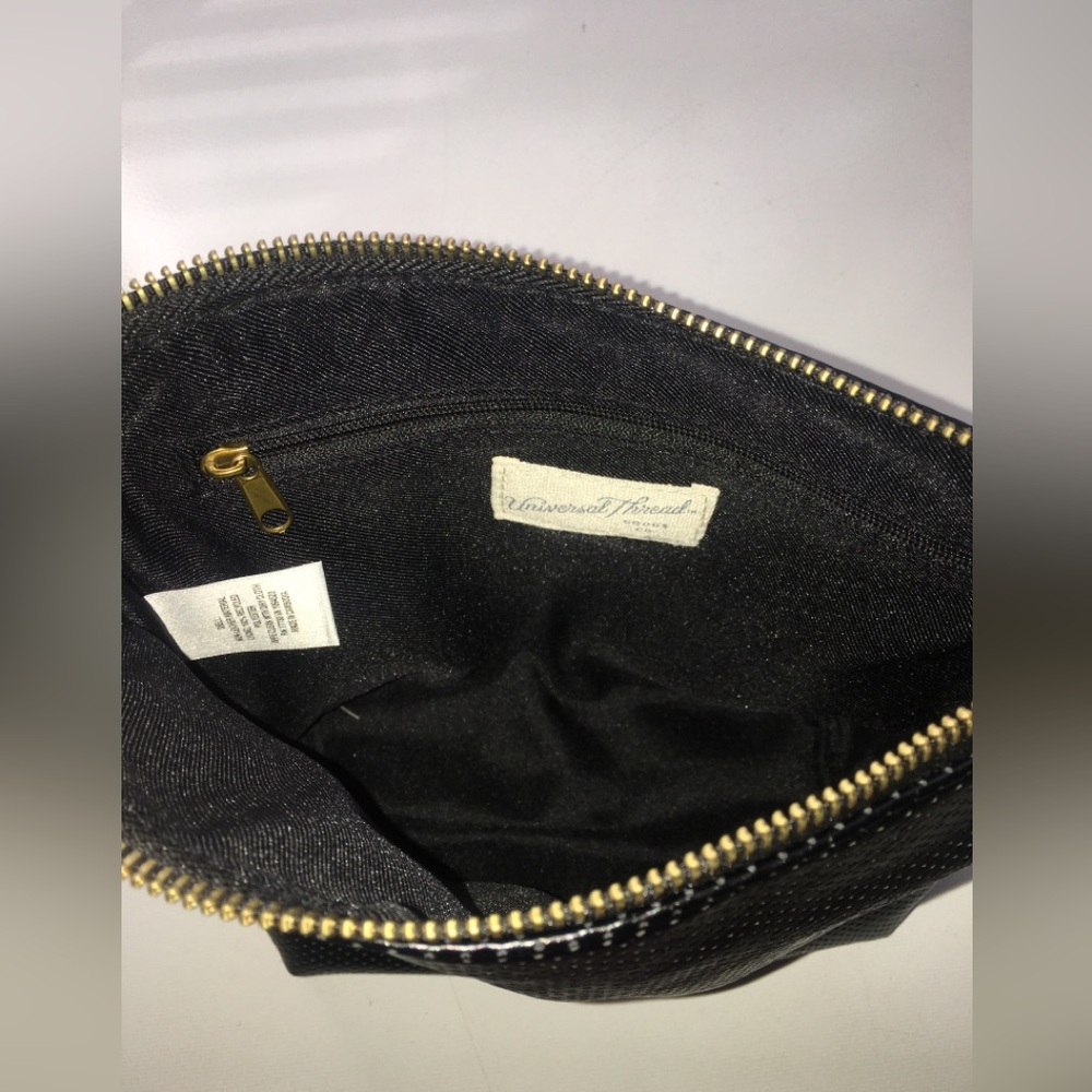 Universal Thread Makeup Bag - Picture 3 of 3